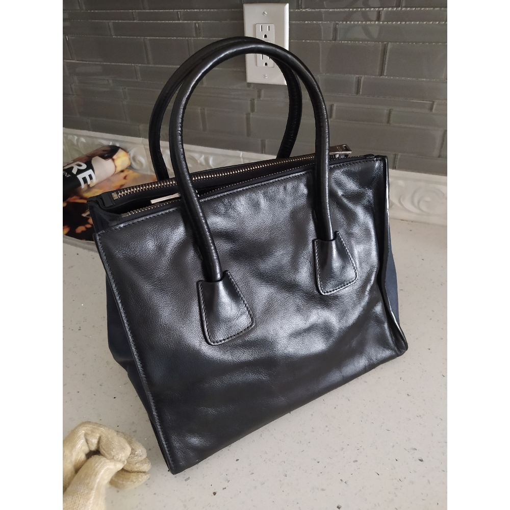 Sold🎀!! Prada Calf Leather Tote - Picture 13 of 16